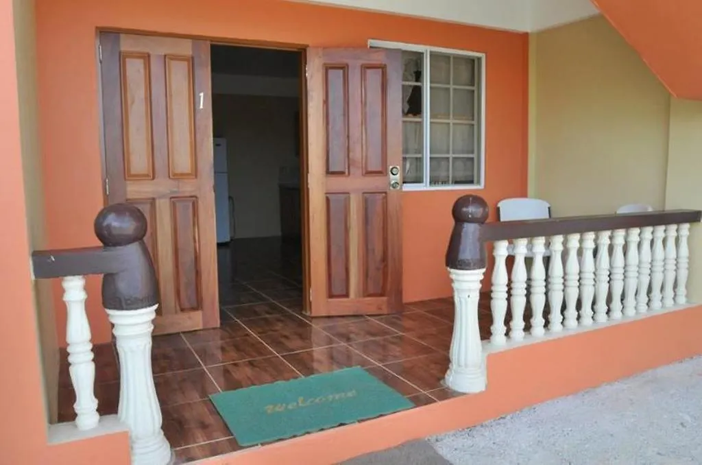 شقة B'S Guesthouse Carnbee
