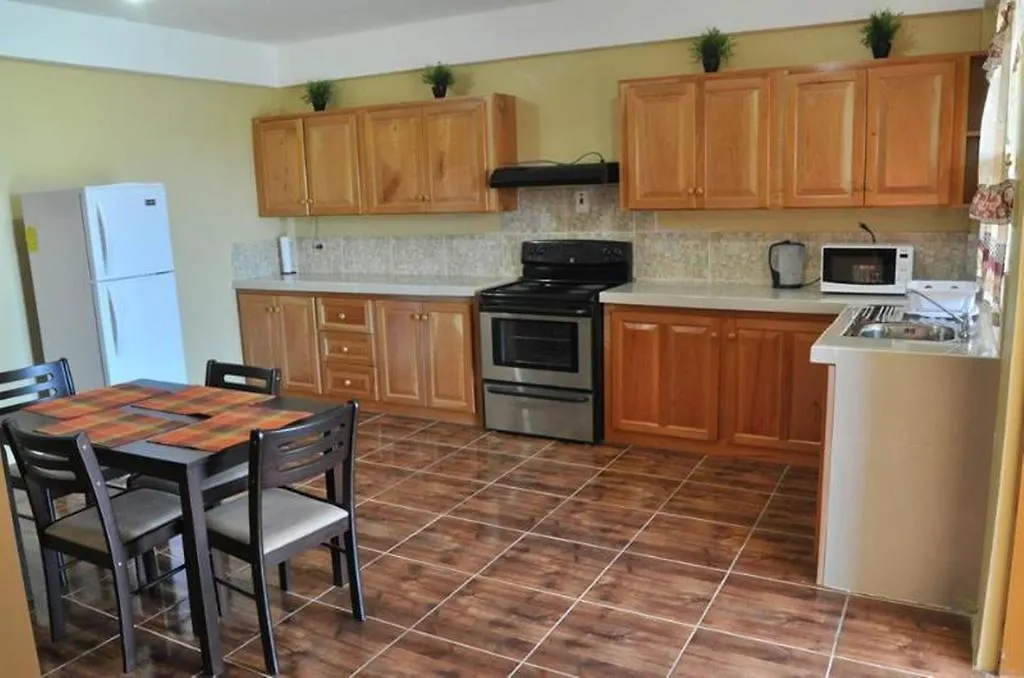 B'S Guesthouse Carnbee شقة