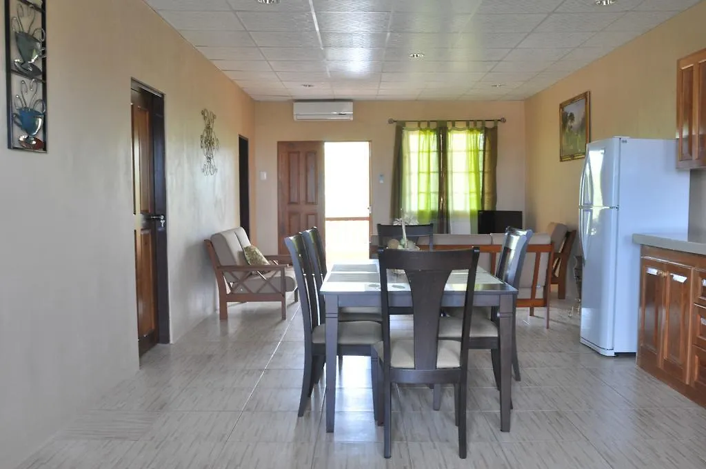 B'S Guesthouse Carnbee 0*,  ترينيداد وتوباغو