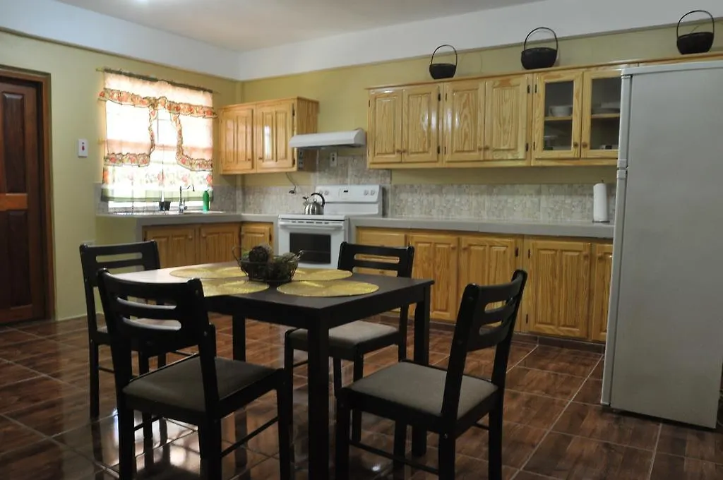 شقة B'S Guesthouse Carnbee ترينيداد وتوباغو