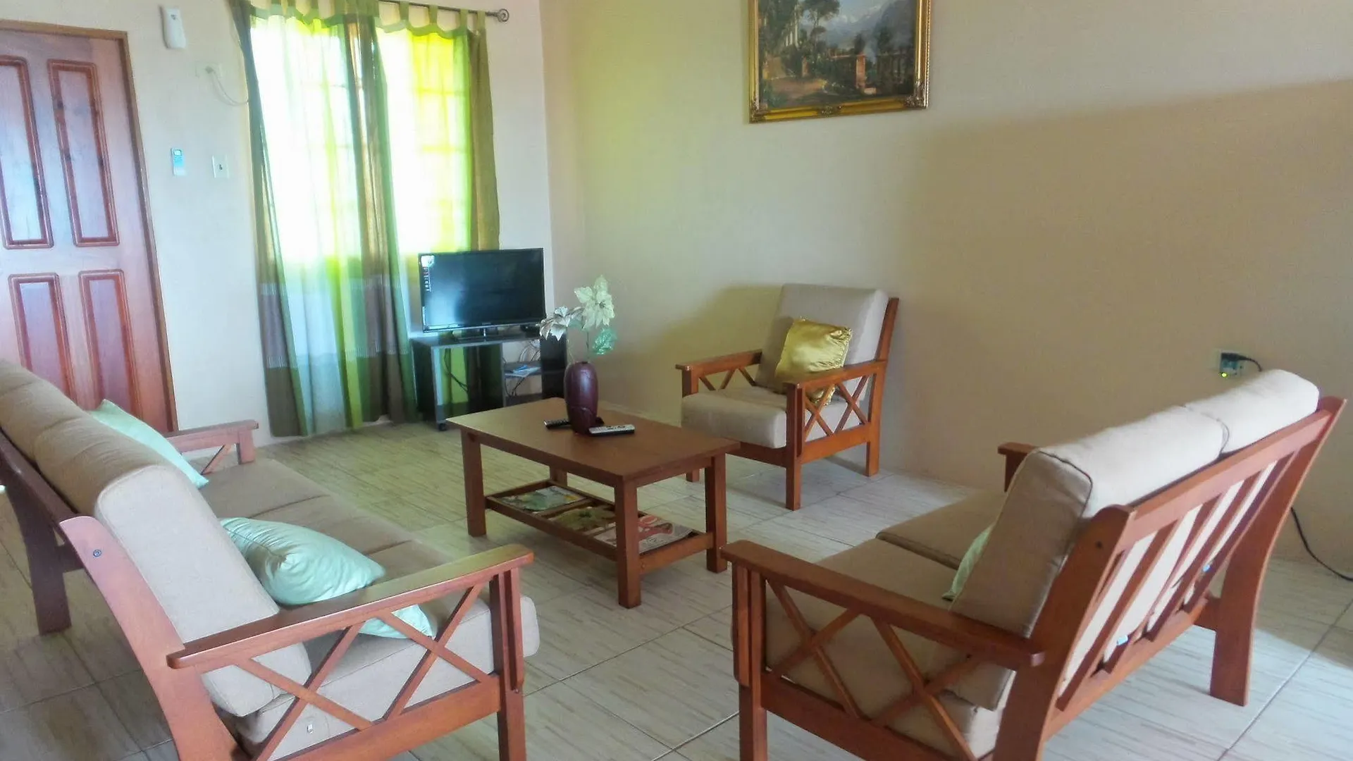 شقة B'S Guesthouse Carnbee