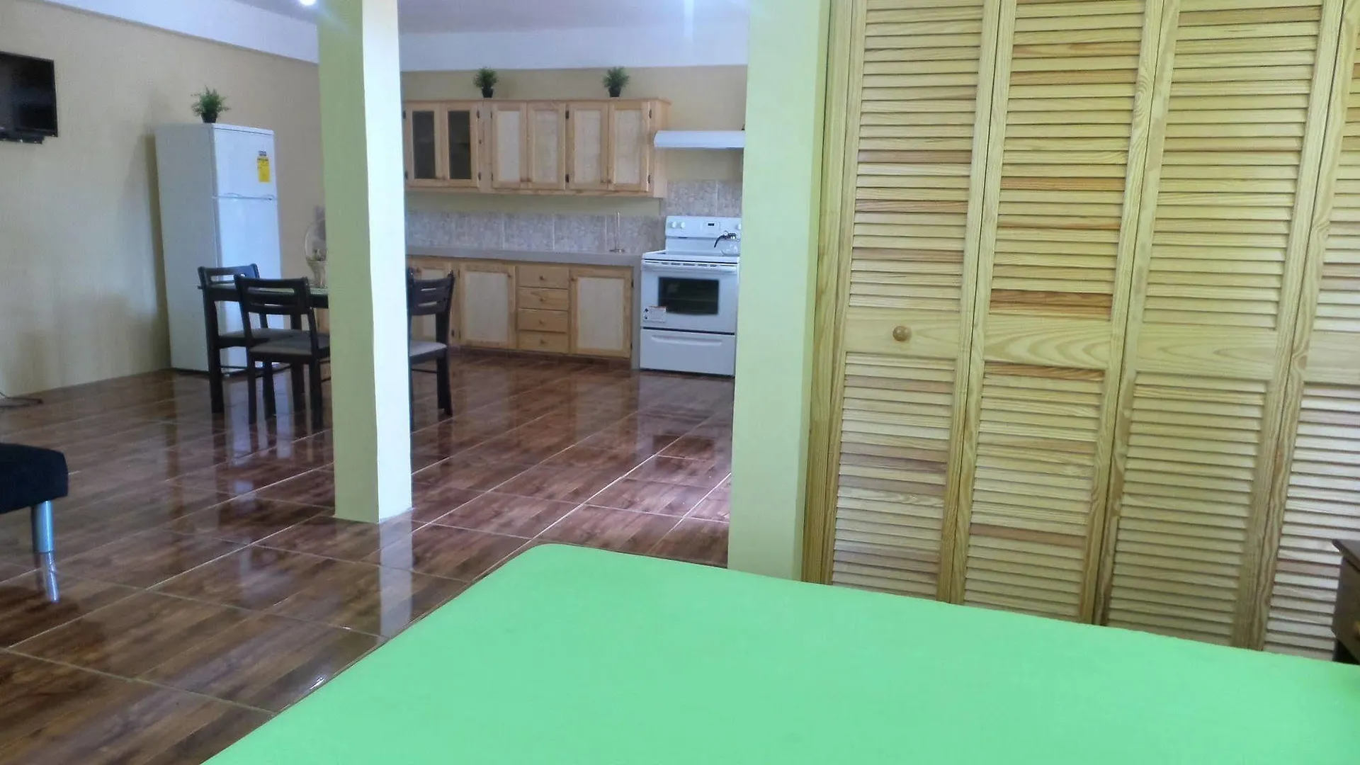 شقة B'S Guesthouse Carnbee