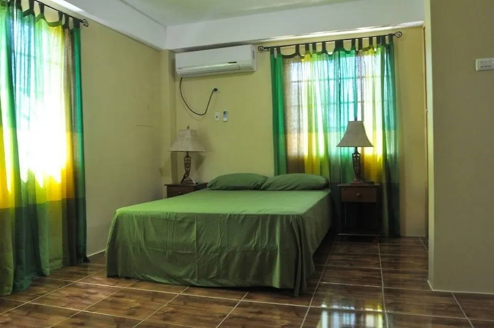 B'S Guesthouse Carnbee 0*,  Trinidad And Tobago